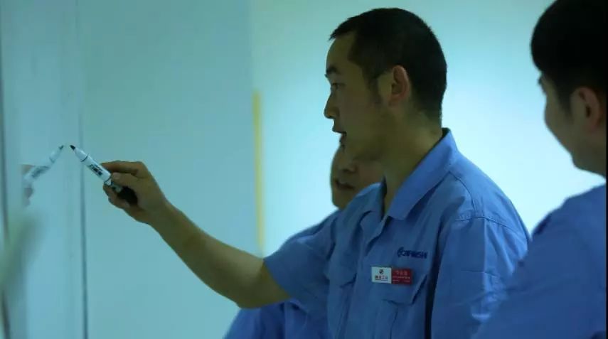 【兵裝青年標(biāo)兵②】建設(shè)工業(yè)：“熊孩子”的名品設(shè)計(jì)夢(mèng)