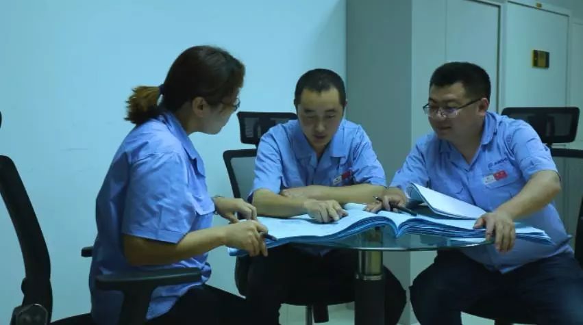 【兵裝青年標(biāo)兵②】建設(shè)工業(yè)：“熊孩子”的名品設(shè)計(jì)夢(mèng)