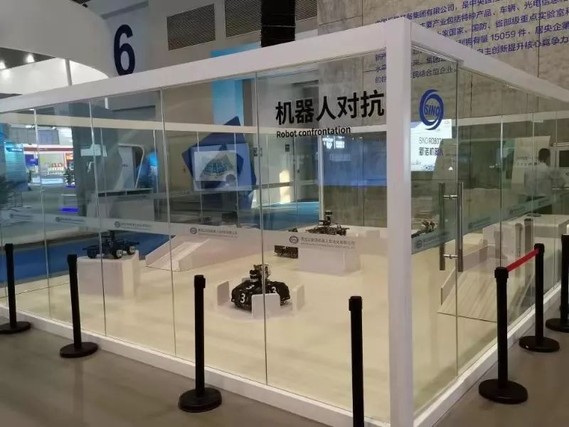 實(shí)力跨界，瞧瞧他們的機(jī)器人家族